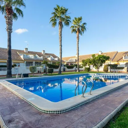 Pool-side Townhouse In Cabo Roig
